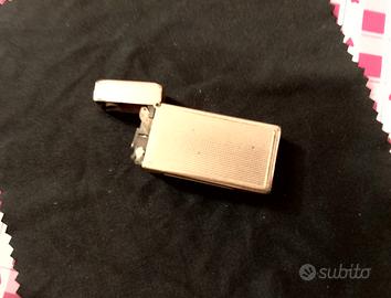 Accendino vintage placcato oro .