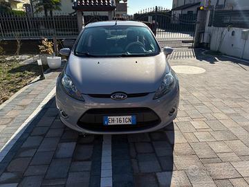ford fiesta per neopatentati in buono stato