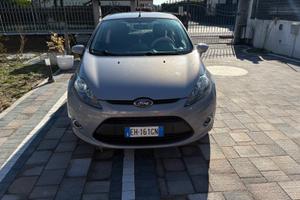 ford fiesta per neopatentati in buono stato