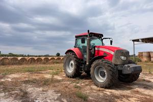 Trattore marciante mcCormick 3900 ore gomme nuove