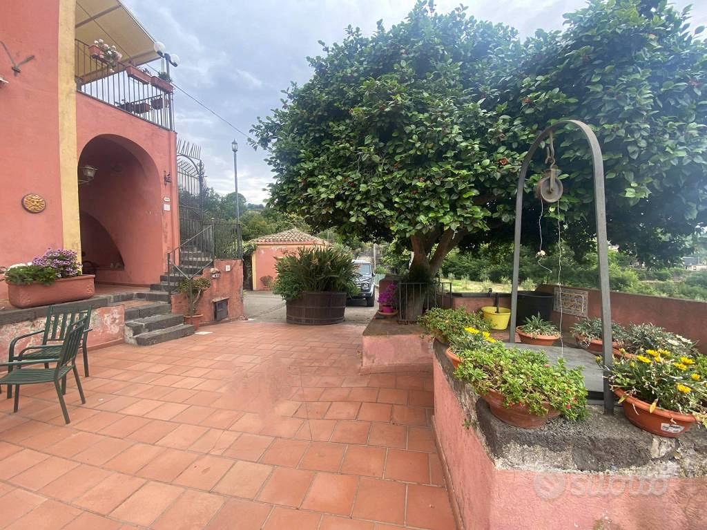 Rustico / Casale di 550 m² con più di 5 locali e b - Vista 5