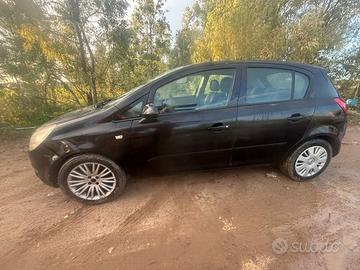 Opel corsa 1.3MTJ economica in uso