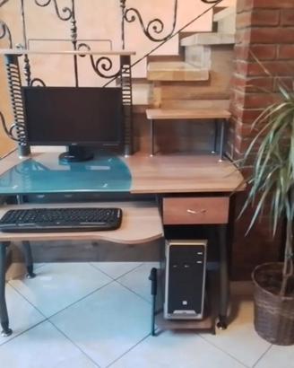 scrivania,PC, stampante,ecc