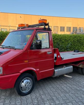 Iveco Daily 35.10 2.5 TD Scarrabile Isoli
