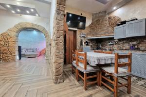 Indipendente bilivelli con terrazza e garage