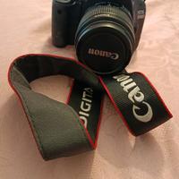 Macchina fotografica CANON EOS 550D