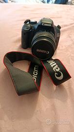 Macchina fotografica CANON EOS 550D