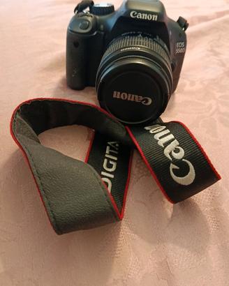 Macchina fotografica CANON EOS 550D
