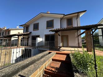 Villa bifamiliare Civita Castellana