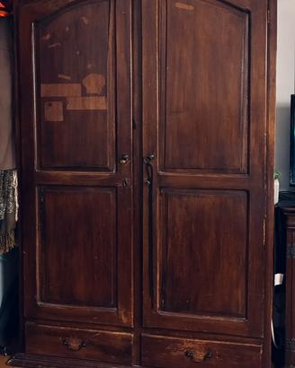 Armadio antico, due ante in legno massello