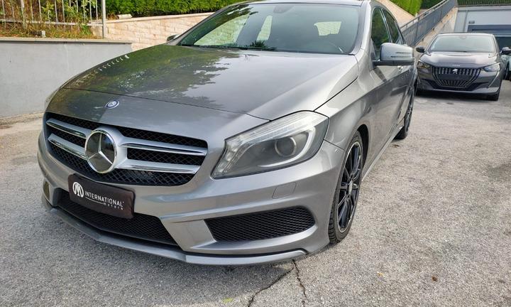 MERCEDES-BENZ A 200 d Automatic Premium