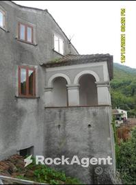ABITAZIONE NEL BORGO ANTICO MEDIOEVALE