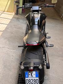 Moto Benda 700