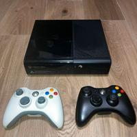 XBOX 360E - 50 giochi e skylanders