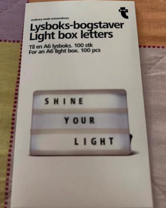 Light box decorativo con lettere