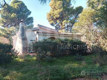 Zona Separassiu, villetta immersa nel verde