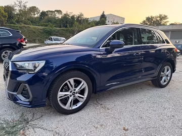 Audi Q3 35 2.0TDI 150Cv S tronic S-line Exterior