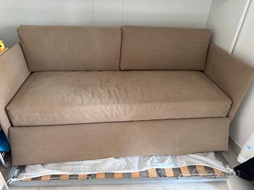 Divano a due posti con letto incluso