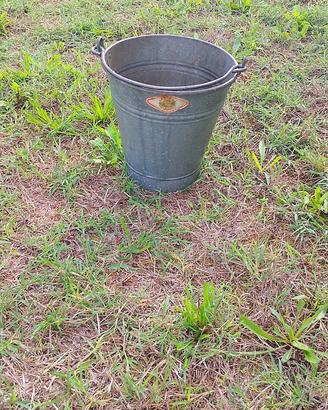 secchio in ferro zincato vintage 