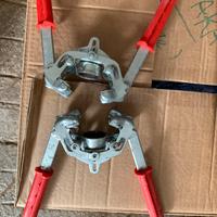Coppia attrezzi pet tappi corona
