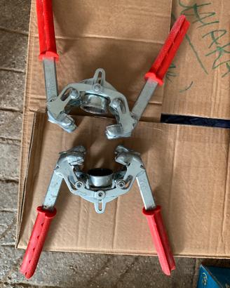 Coppia attrezzi pet tappi corona