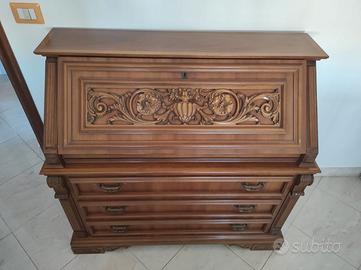 Comò (cassettiera e scrittoio) in legno