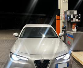 Alfa Romeo Giulia 2.2 full optional 180 CV Q2