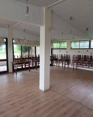 Immobile di 215 m² con 4 locali a Spoleto