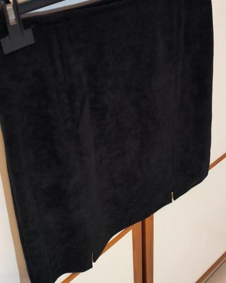 Gonna nera effetto scamosciato – elegante, morbida
