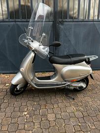 Vespa 150 ET4