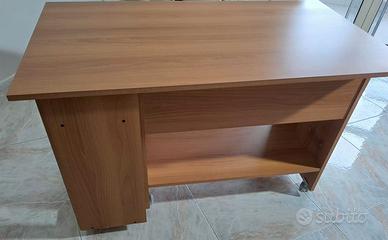 Scrivania 