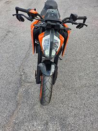KTM DUKE 790
