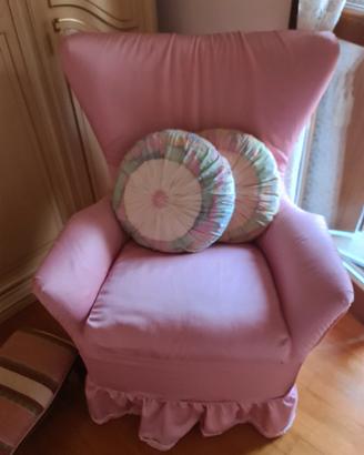 poltroncina con puff