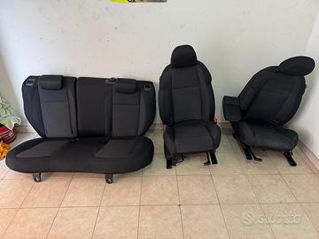Sedili/tappezzeria/interni Alfa Giulietta