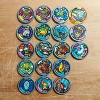 orologio yo-kai watch + 18 medaglie  (2 speciali) 