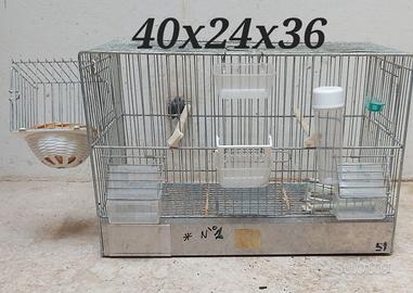 Gabbie varie per canarini