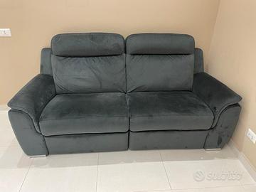 Divano reclinabile con doppio motore