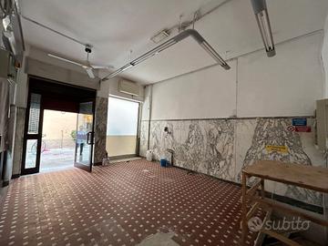 Rif. 3052 negozio in centro storico