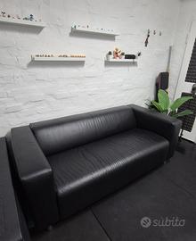 Divano Ikea nero in pelle Klippan