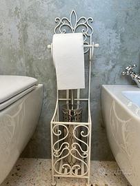 Portarotolo e porta scopino in ferro battuto.