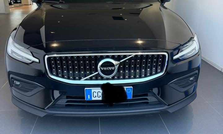 Volvo v60 cross country B4 2.0  pro line