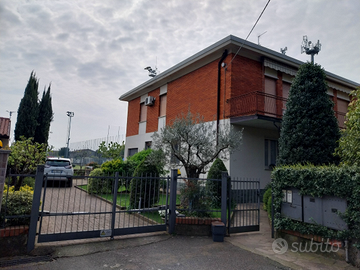 Villetta bifamiliare 2 appartamenti