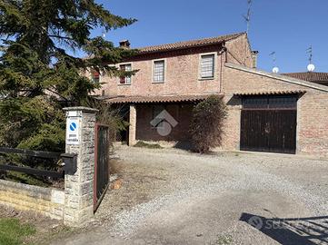 PORZIONE DI BIFAMILIARE A FERRARA