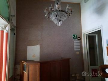 Immobile di 615 m² con più di 5 locali a Viareggio