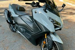 T-MAX 560 TECH MAX 2025