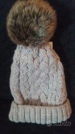 Cappello di lana NUOVO
