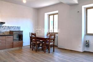 BILOCALE SU DUE LIVELLI RISTRUTTURATO - ZONA CENTR