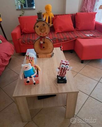 divano letto ikea e mobiletto basso