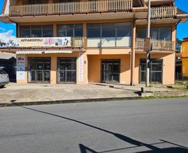 Locale commerciale di 230 mq