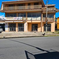 Locale commerciale di 230 mq